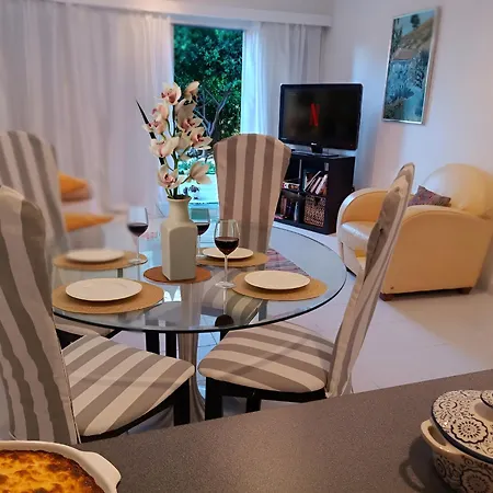 Sea View House With Pool Ferienhaus